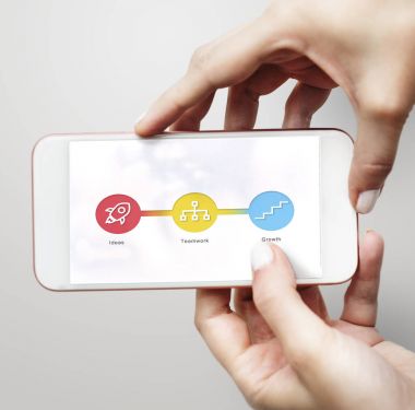 Elinde insan holding cep telefonu  