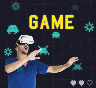 Adam visualiaing gerçeklik Gadget'ı kullanma 