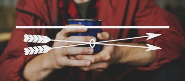 Seyahat Kupası tutan adam