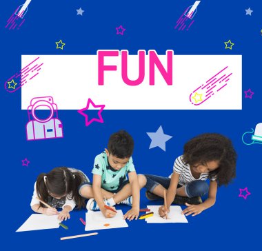 kağıtlara çizim çocuklar