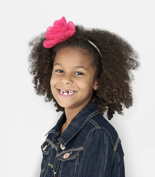 Sorrindo menina afro-americana — Fotografia de Stock