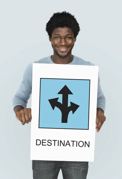 Homem africano segurando banner gráfico — Fotografia de Stock