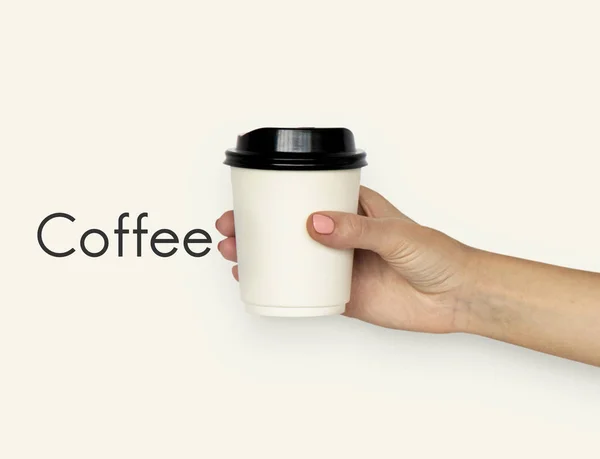 女性の手持ち株コーヒー マグカップ — ストック写真