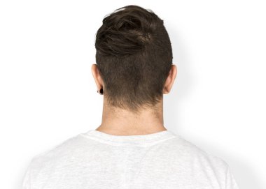 Stüdyoda ayakta adam