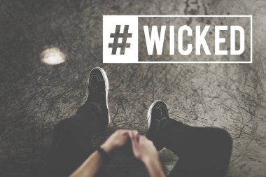 Erkek elleri ve ayakları