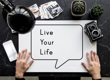 yaratıcı afiş erkek eller