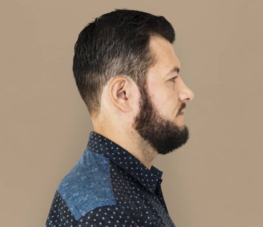 sakallı adam Studio poz