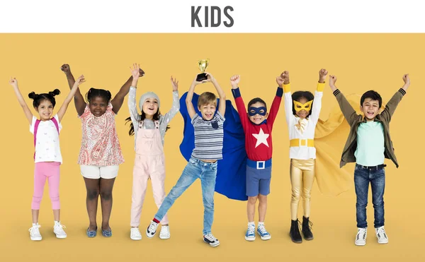 Vielfalt fröhliche Kinder — Stockfoto
