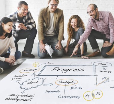 tasarımcılar poster ile çalışma 