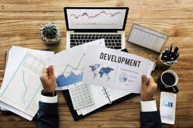 işadamı holding kağıtları eller