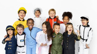 Çocuk çeşitli meslek kostümleri