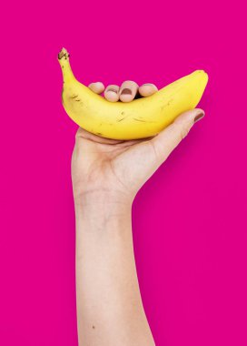 insan eli holding muz