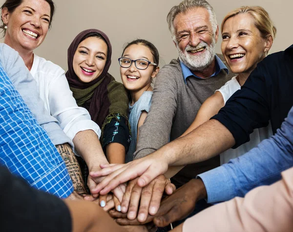 Grupo de personas juntas — Foto de Stock