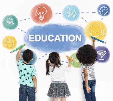 duvarda çizim çocuklar