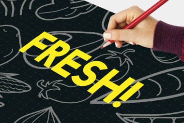 kişi kalem ile metin yazma