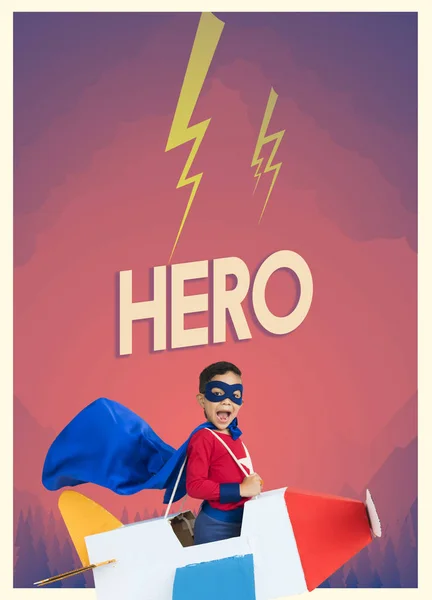 超级英雄服装开心的男孩 — 图库照片