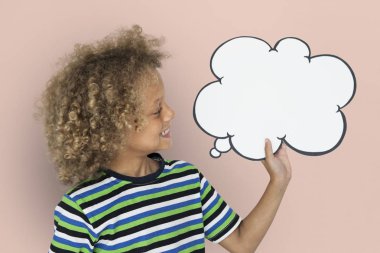 Küçük çocuk Holding Chatbox