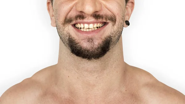 Mladý dospělý muž s úsměvem — Stock fotografie