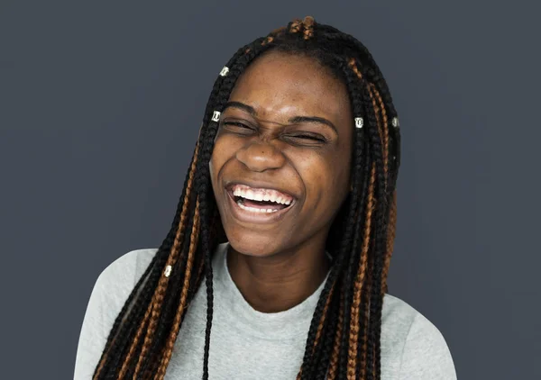 Lachende meisje in de studio — Stockfoto