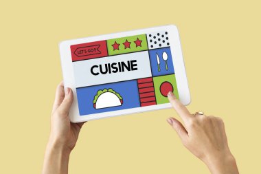 kişi holding dijital tablet