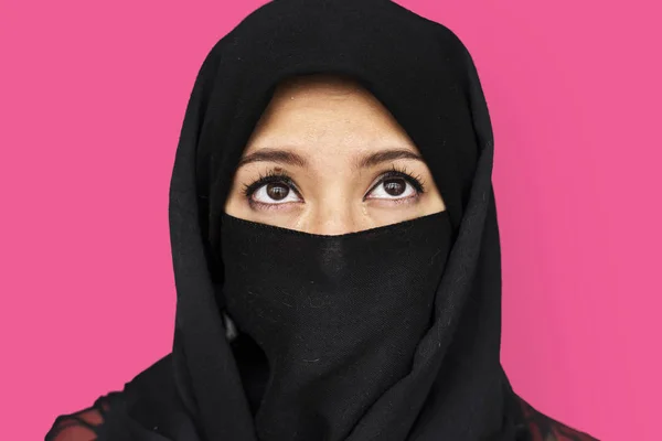 Muslim woman in purdah — Stock Photo, Image