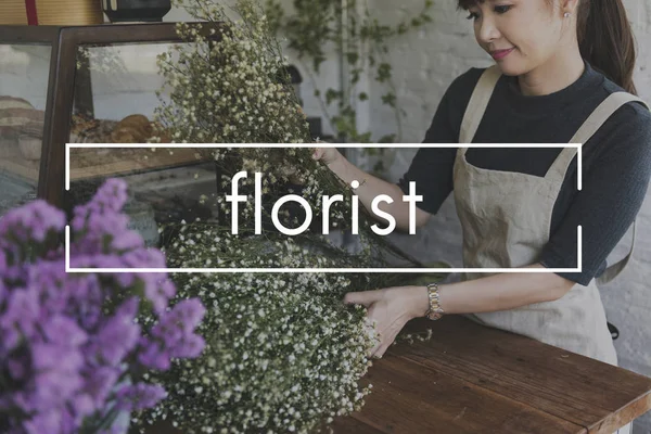 Florista decoração buquê de flores — Fotografia de Stock
