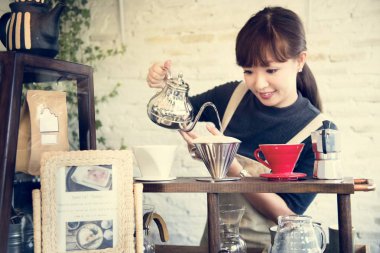 busbarista kahve hazırlama 