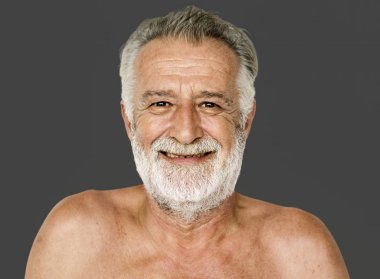 gülümseyen kıdemli adam