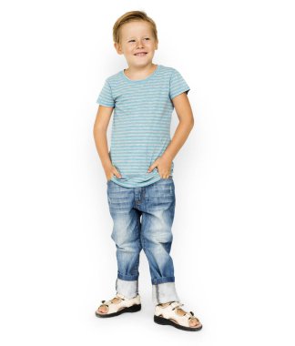 şık çizgili tişört çocukta