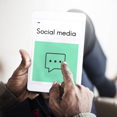 Erkek el dijital tablet kullanma