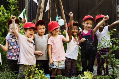 küçük öğrenciler botanik öğrenme