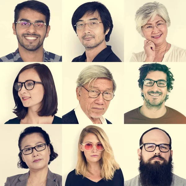 多様性の人々 身に着けている眼鏡 — ストック写真