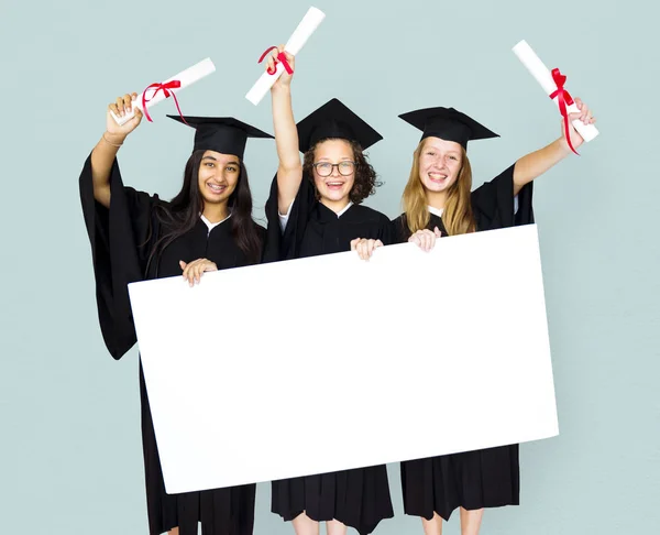 Studenti che tengono banner — Foto Stock