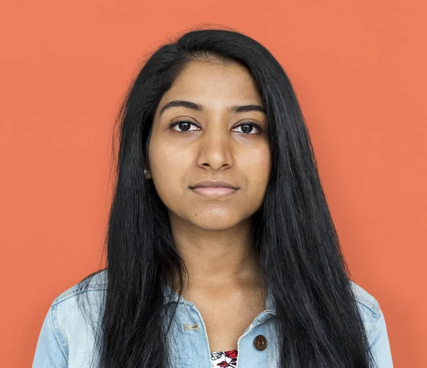 Jovem mulher indiana rosto — Fotografia de Stock