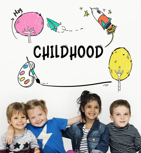 Çeşitlilik çocuk gülümseyen