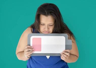 kadın holding düşük pil