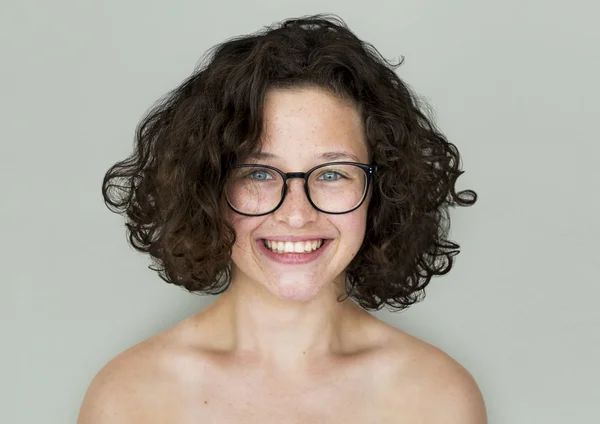 Sorrindo menina feliz com óculos — Fotografia de Stock