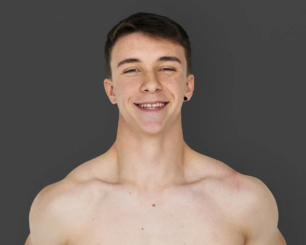 Jeune homme aux épaules nues — Photo