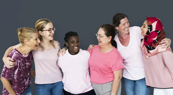 Grupo de mujeres multiétnicas — Foto de Stock