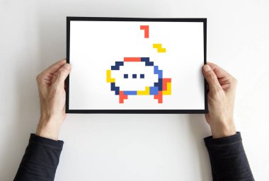 Holding eller afiş ilan