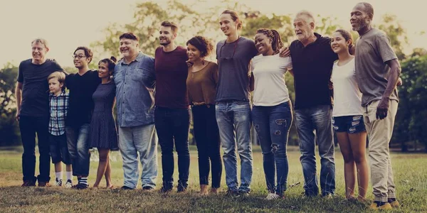 Menschen unterstützen Einheit gemeinsam — Stockfoto