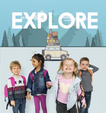 Sırt çantalı okul çocukları