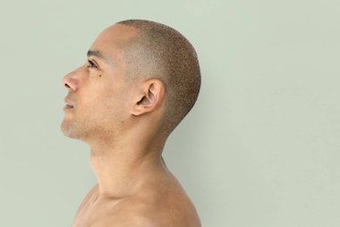 Kel karışık yarış adam