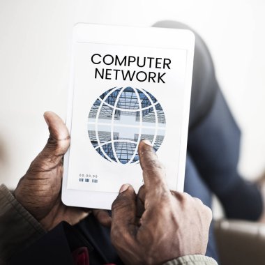 Erkek el dijital tablet kullanma 