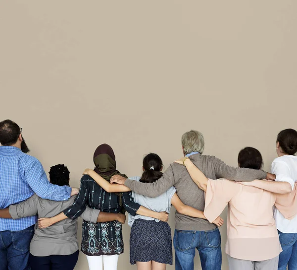 Gruppe von Menschen zusammen — Stockfoto