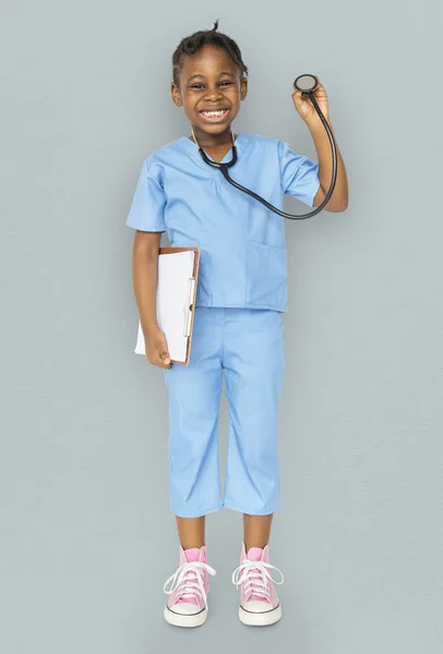 Κορίτσι με τη στολή του γιατρού — Φωτογραφία Αρχείου