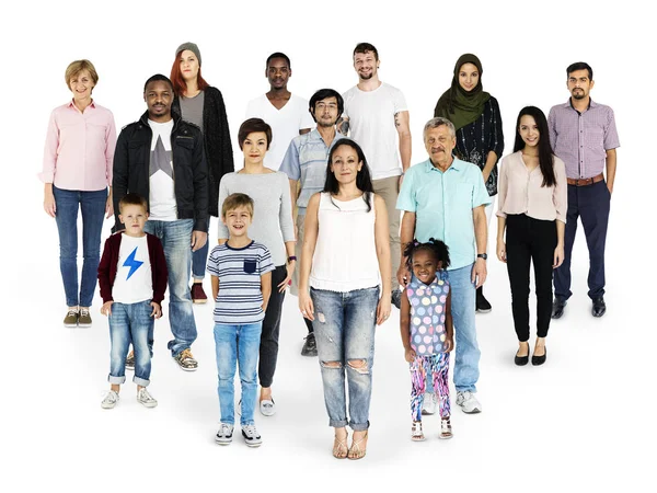 Multi-etnische mensen staande — Stockfoto