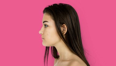 beyaz kadın gömleksiz