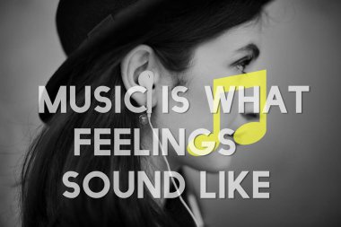 genç kadın müzik şapkalı