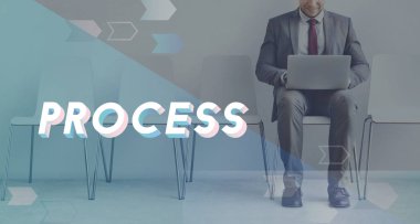 İşadamı dizüstü bilgisayarla çalışıyor